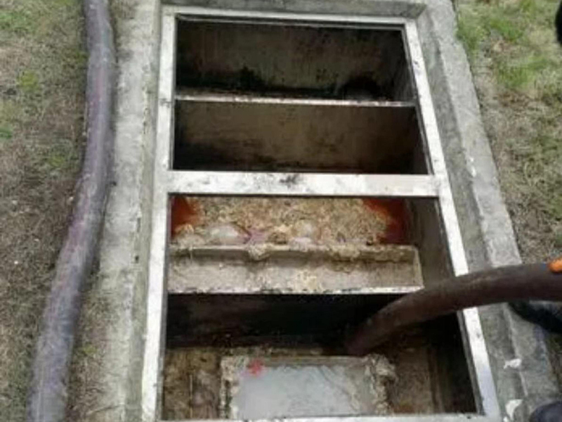 布拖隔油池清理